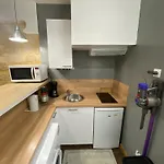 Agreable Appartement In Montmartre