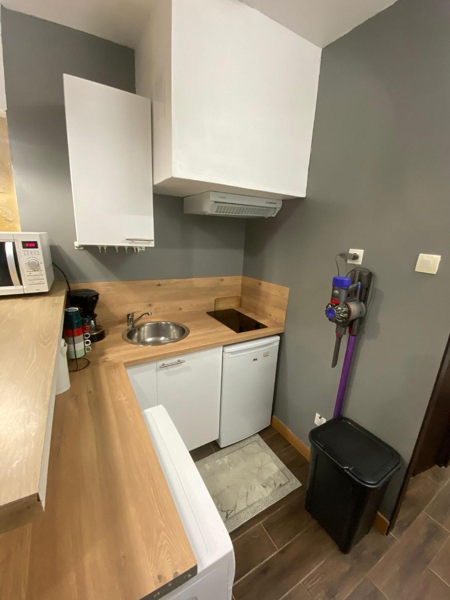 Apartment Agreable In Montmartre Paris